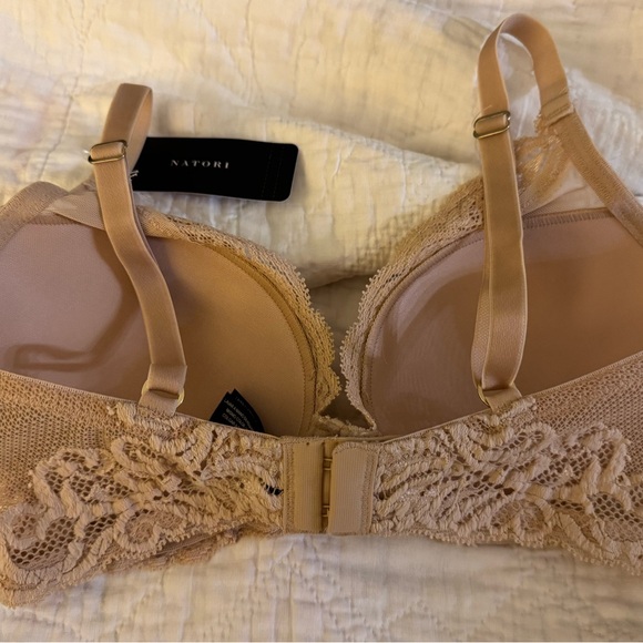NWT 32D Natori Lace Trim Beige Bra “Feathers” style - Picture 3 of 10